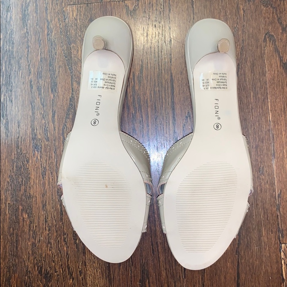 Heels - Picture 4 of 6
